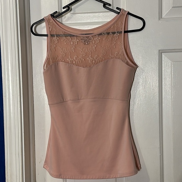 Women’s Spanx by Sara Blakely Hide and Sleek Pink Lace Top Tank Size Medium - Picture 2 of 7